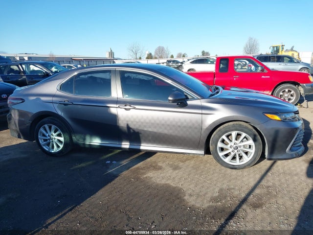 4T1C11AK9MU466455 Toyota CAMRY LE