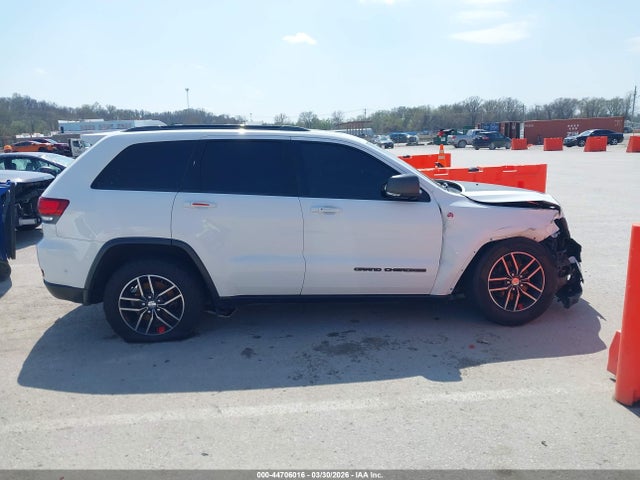 44706016 :رقم المزاد ، 1C4RJFLG2JC418897 vin ، 2018 Jeep Grand Cherokee Trailhawk 4x4 مزاد بيع