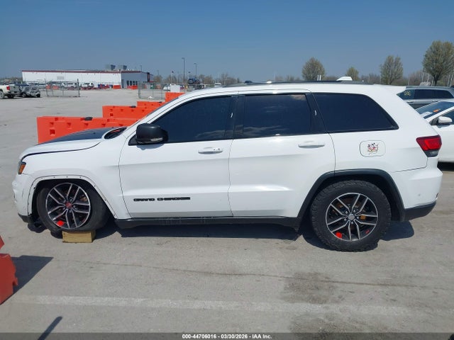 44706016 :رقم المزاد ، 1C4RJFLG2JC418897 vin ، 2018 Jeep Grand Cherokee Trailhawk 4x4 مزاد بيع