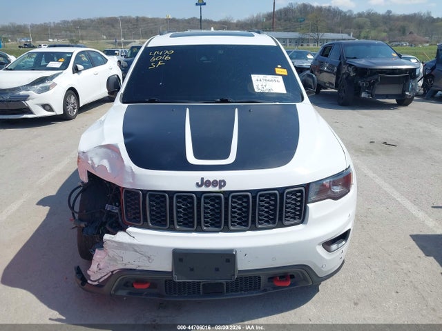 44706016 :رقم المزاد ، 1C4RJFLG2JC418897 vin ، 2018 Jeep Grand Cherokee Trailhawk 4x4 مزاد بيع