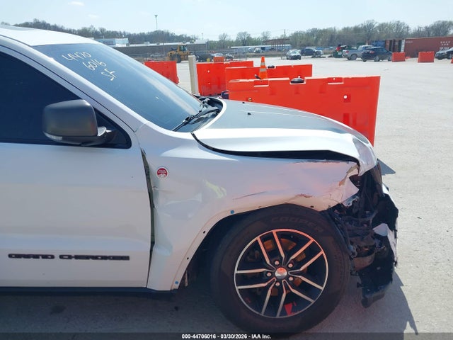 44706016 :رقم المزاد ، 1C4RJFLG2JC418897 vin ، 2018 Jeep Grand Cherokee Trailhawk 4x4 مزاد بيع
