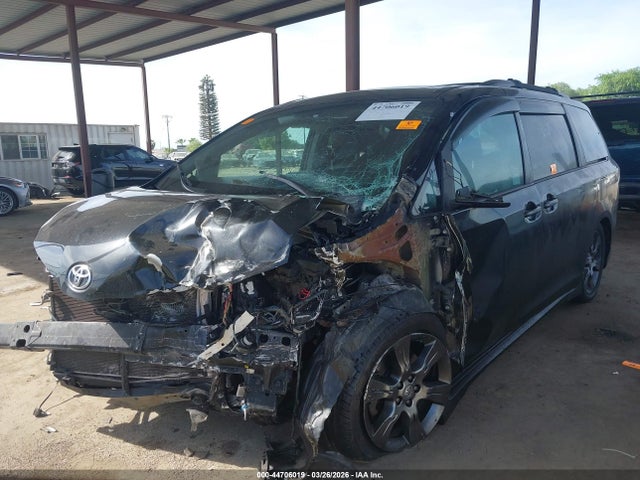 2015 TOYOTA SIENNA 5TDXK3DC8FS606375 Photo 1