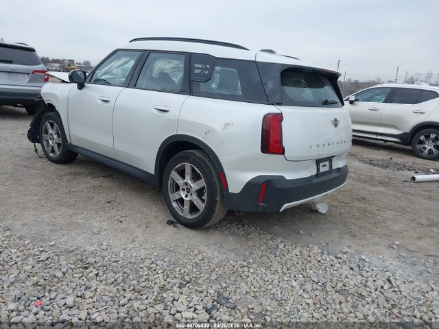 2025 MINI COUNTRYMAN WMZ23GA07S7R36747 Photo 2