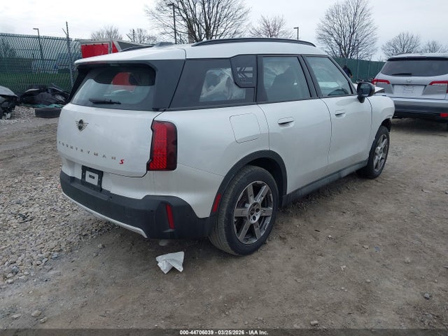 2025 MINI COUNTRYMAN WMZ23GA07S7R36747 Photo 3