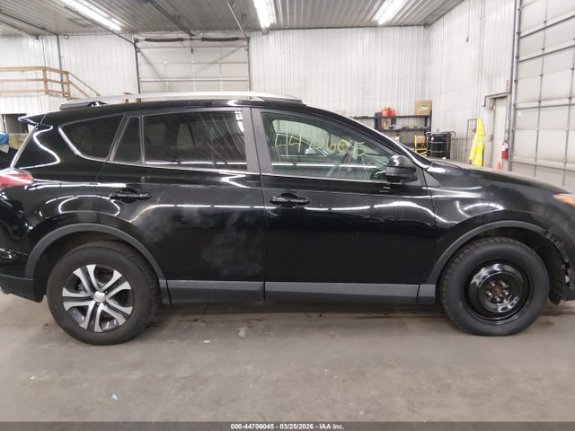 2018 Toyota Rav4 Le მანქანა იყიდება აუქციონზე, vin: 2T3BFREV7JW833565, აუქციონის ნომერი: 44706045
