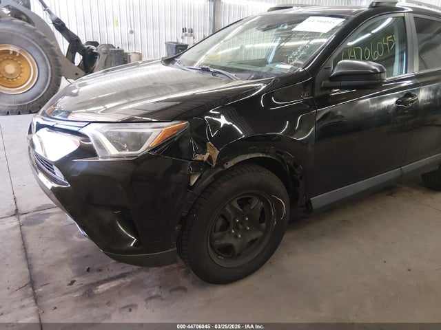 2018 Toyota Rav4 Le მანქანა იყიდება აუქციონზე, vin: 2T3BFREV7JW833565, აუქციონის ნომერი: 44706045