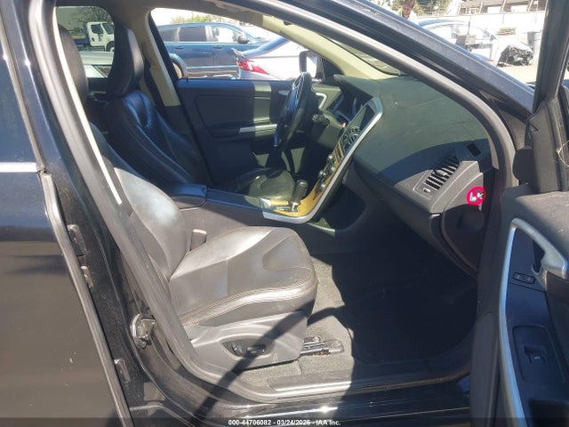 2011 VOLVO XC60 YV4902DZ3B2186777 Photo 4