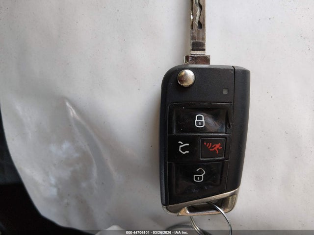 44706101 :رقم المزاد ، 3VV1B7AX3MM085407 vin ، 2021 Volkswagen Tiguan 2.0t S مزاد بيع