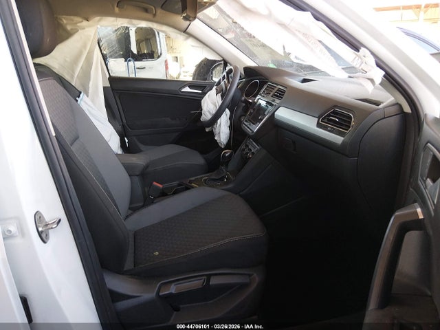 44706101 :رقم المزاد ، 3VV1B7AX3MM085407 vin ، 2021 Volkswagen Tiguan 2.0t S مزاد بيع
