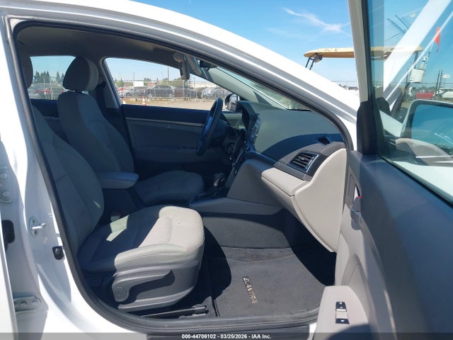 Hyundai ELANTRA SE 2017 5NPD74LF1HH087619 Image 5