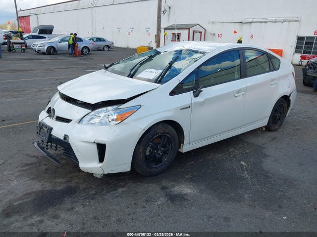 Toyota Prius Two 2015 JTDKN3DU9F0444351 Image 2