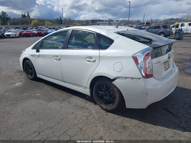 Toyota Prius Two 2015 JTDKN3DU9F0444351 Image 3