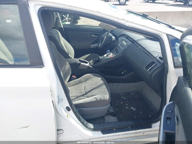 Toyota Prius Two 2015 JTDKN3DU9F0444351 Image 5