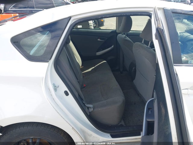 Toyota Prius Two 2015 JTDKN3DU9F0444351 Image 8