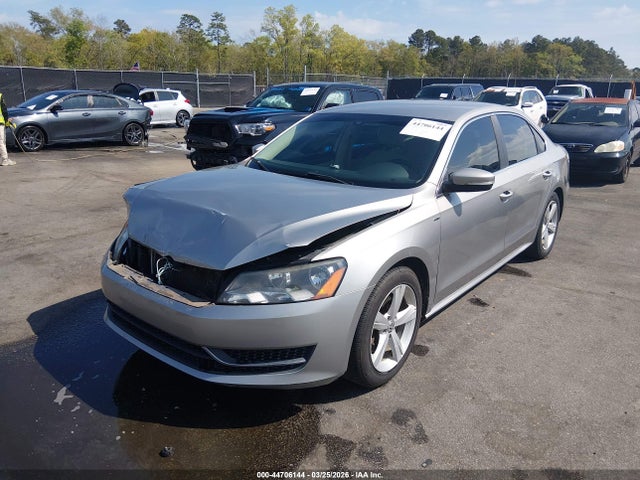 2014 Volkswagen Passat 1.8t Se მანქანა იყიდება აუქციონზე, vin: 1VWBT7A30EC081800, აუქციონის ნომერი: 44706144