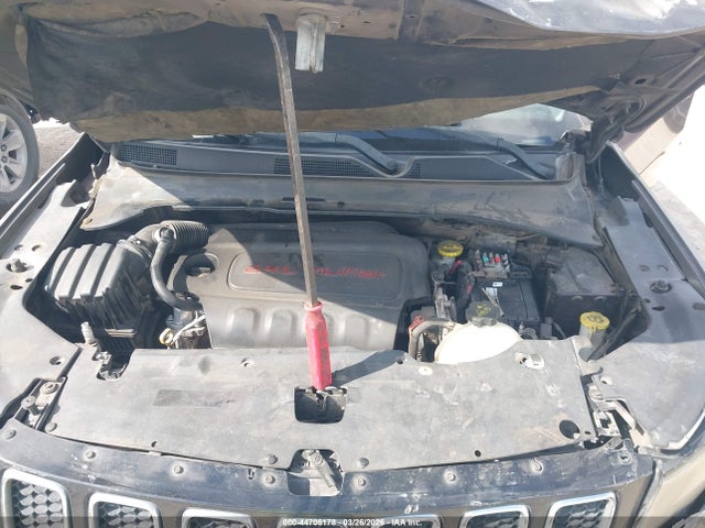 2017 Jeep New Compass Latitude Fwd მანქანა იყიდება აუქციონზე, vin: 3C4NJCBB4HT672452, აუქციონის ნომერი: 44706178