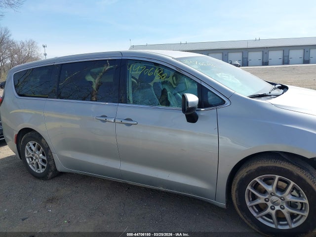 Продажа на аукционе авто 2023 Chrysler Pacifica Touring L, vin: 2C4RC1BG0PR621284, номер лота: 44706180