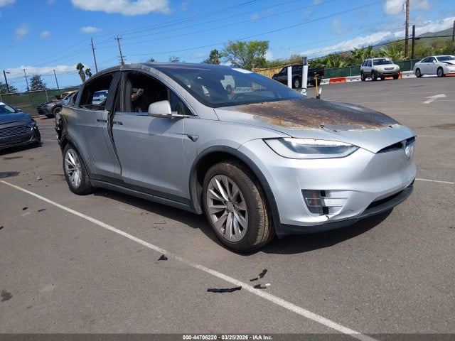 Tesla MODEL X 2018 5YJXCAE21JF103792 главное изображение