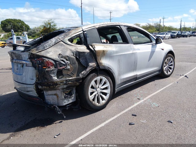 Tesla MODEL X 2018 5YJXCAE21JF103792 Image 4