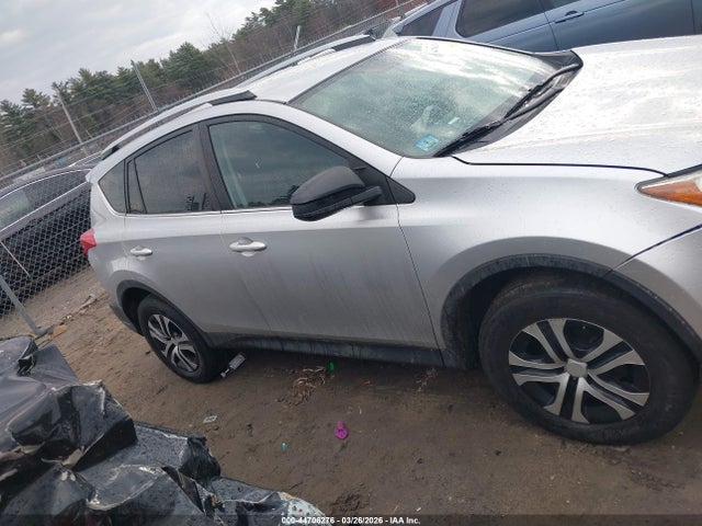 Toyota RAV4 LE 2015 2T3BFREV5FW231416 Image 12