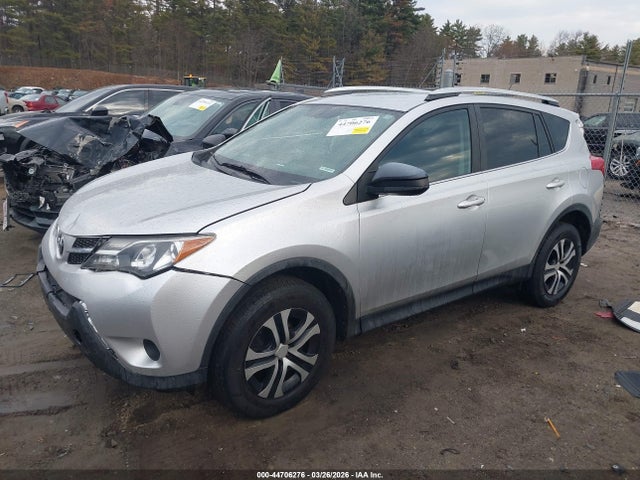 Toyota RAV4 LE 2015 2T3BFREV5FW231416 Image 2