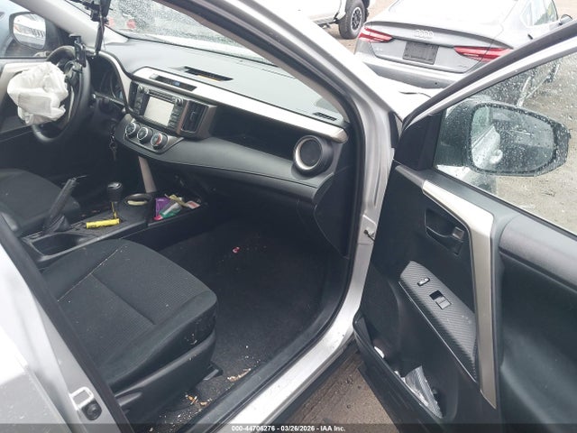 Toyota RAV4 LE 2015 2T3BFREV5FW231416 Image 5