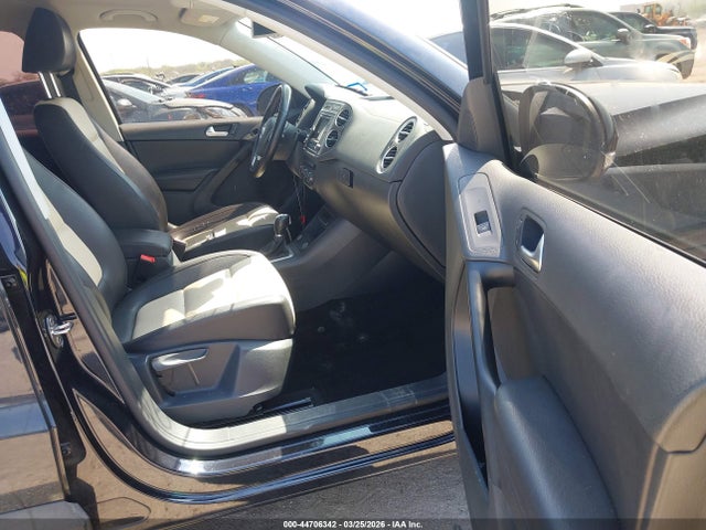 Продаж на аукціоні авто 2016 Volkswagen Tiguan S, vin: WVGBV7AX1GW585219, номер лоту: 44706342