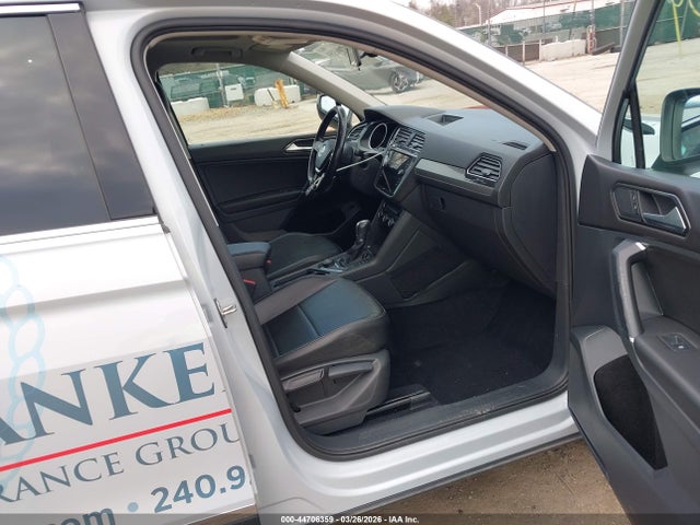 2018 Volkswagen Tiguan 2.0t Se/2.0t Sel მანქანა იყიდება აუქციონზე, vin: 3VV2B7AX9JM036616, აუქციონის ნომერი: 44706359