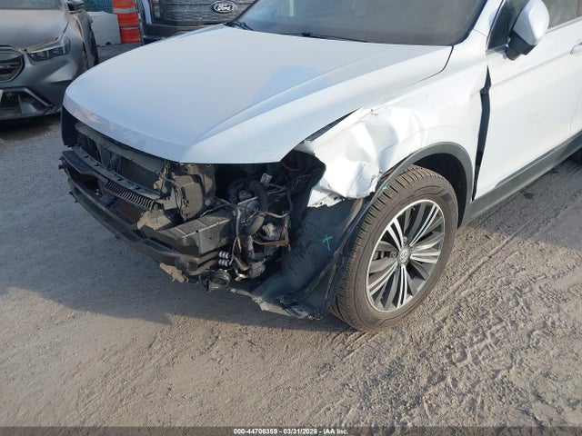 2018 Volkswagen Tiguan 2.0t Se/2.0t Sel მანქანა იყიდება აუქციონზე, vin: 3VV2B7AX9JM036616, აუქციონის ნომერი: 44706359