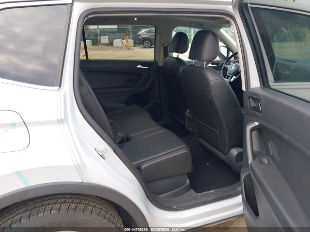 2018 Volkswagen Tiguan 2.0t Se/2.0t Sel მანქანა იყიდება აუქციონზე, vin: 3VV2B7AX9JM036616, აუქციონის ნომერი: 44706359