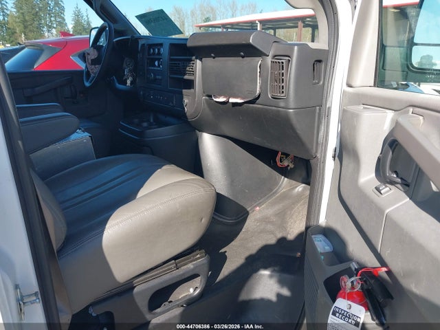 1GCWGAFPXJ1186254 Chevrolet Express 2500 Work Van