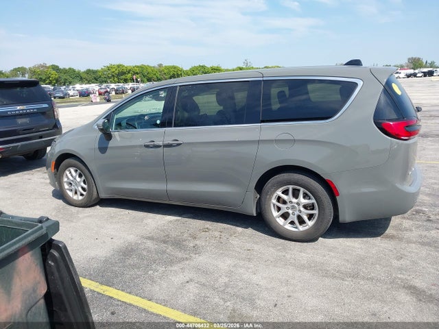 2023 Chrysler Pacifica Touring L მანქანა იყიდება აუქციონზე, vin: 2C4RC1BG3PR577295, აუქციონის ნომერი: 44706432