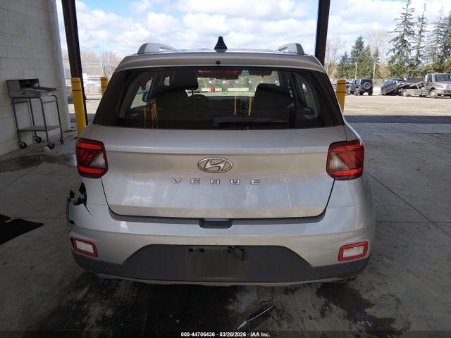 KMHRC8A37NU186170 Hyundai Venue Sel