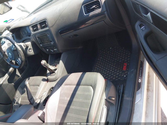 3VW5T7AJ5EM289925 Volkswagen Jetta Gli Edition 30