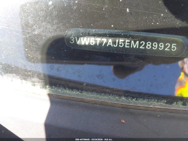 3VW5T7AJ5EM289925 Volkswagen Jetta Gli Edition 30