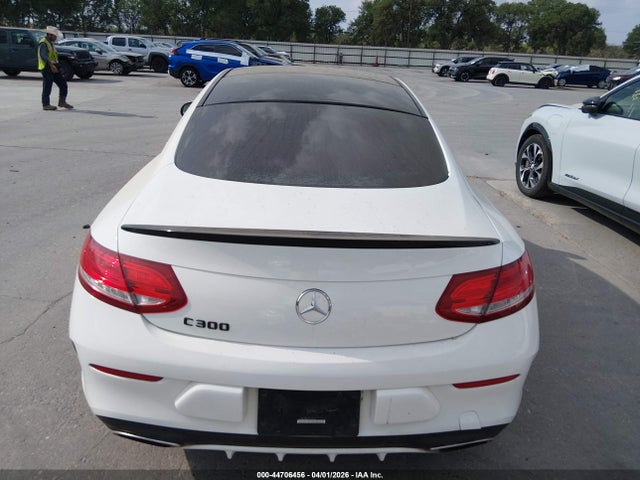 44706456 :رقم المزاد ، WDDWJ4JB8HF418027 vin ، 2017 Mercedes-benz C 300 مزاد بيع