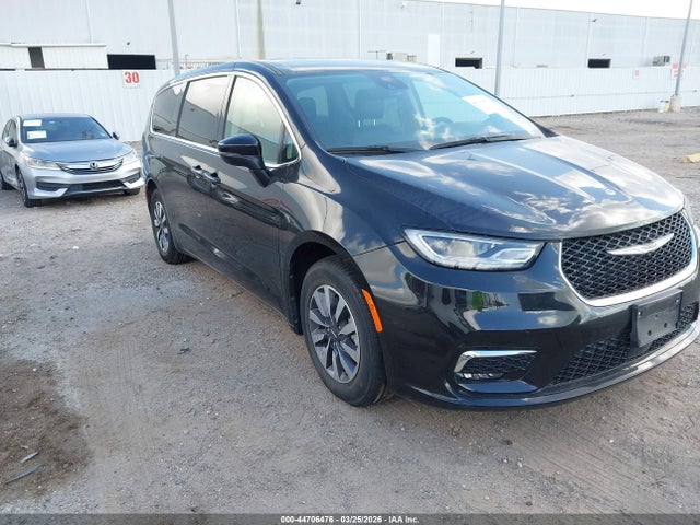 2023 CHRYSLER PACIFICA HYBRID 2C4RC1L75PR622042