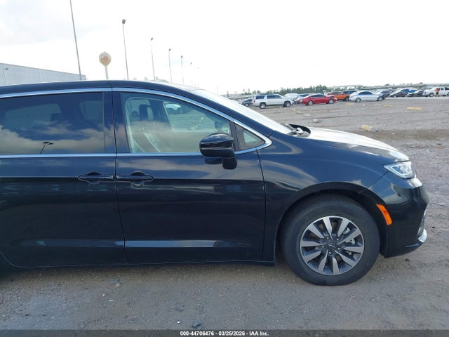 Продажа на аукционе авто 2023 Chrysler Pacifica Hybrid Touring L, vin: 2C4RC1L75PR622042, номер лота: 44706476