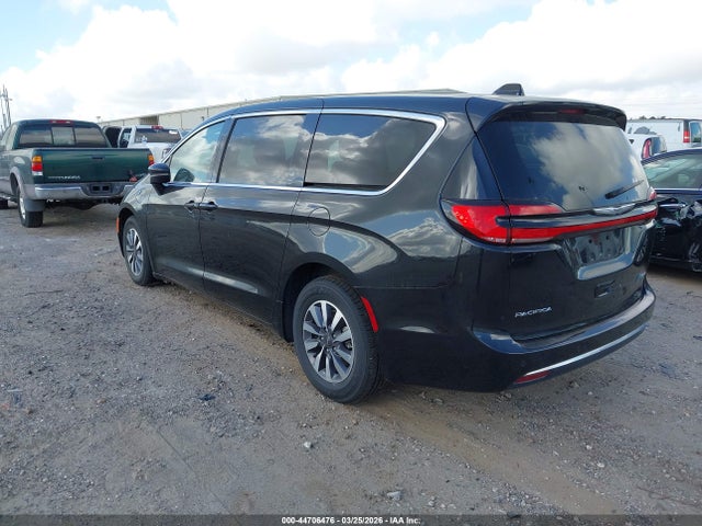 2023 CHRYSLER PACIFICA HYBRID 2C4RC1L75PR622042 Photo 2