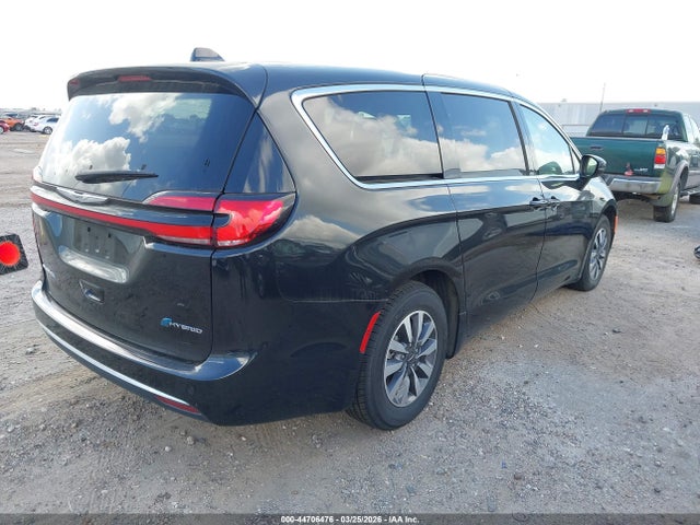 2023 CHRYSLER PACIFICA HYBRID 2C4RC1L75PR622042 Photo 3