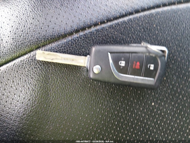 Toyota RAV4 LE 2019 JTMH1RFV6KD503423 Image 11
