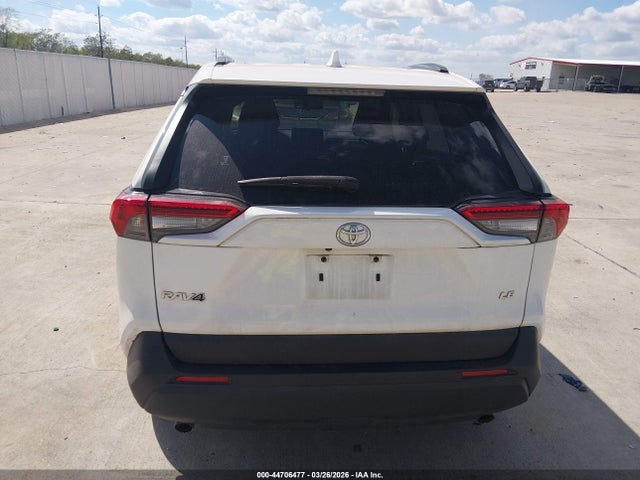 Toyota RAV4 LE 2019 JTMH1RFV6KD503423 Image 16