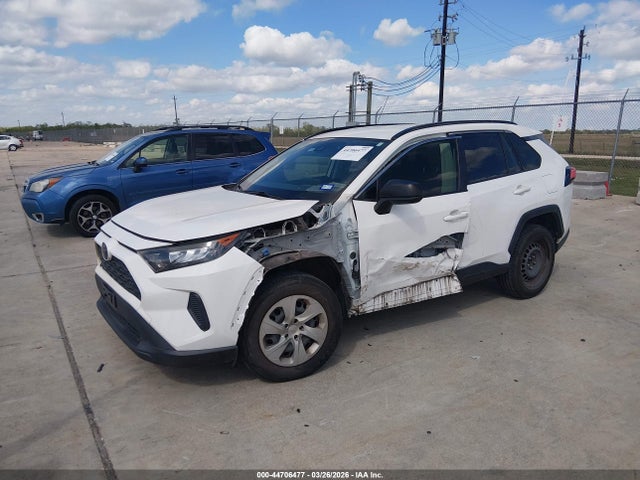 Toyota RAV4 LE 2019 JTMH1RFV6KD503423 Image 2