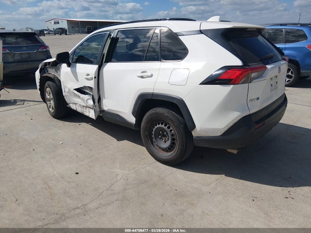 Toyota RAV4 LE 2019 JTMH1RFV6KD503423 Image 3