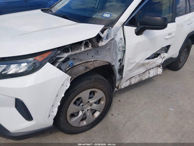 Toyota RAV4 LE 2019 JTMH1RFV6KD503423 Image 6