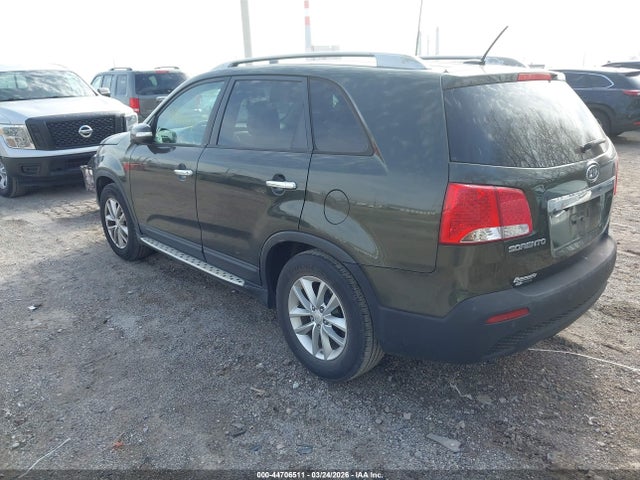 44706511 :رقم المزاد ، 5XYKT4A66DG318702 vin ، 2013 Kia Sorento Lx مزاد بيع