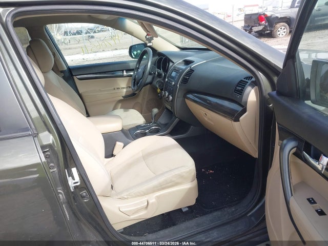 44706511 :رقم المزاد ، 5XYKT4A66DG318702 vin ، 2013 Kia Sorento Lx مزاد بيع