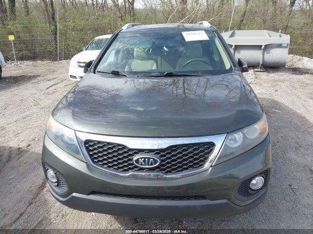 44706511 :رقم المزاد ، 5XYKT4A66DG318702 vin ، 2013 Kia Sorento Lx مزاد بيع