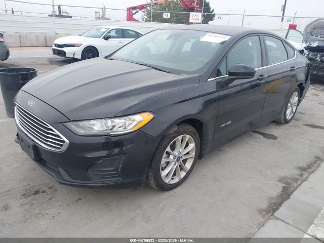 Ford Fusion Hybrid Se 2019 3FA6P0LU7KR200841 Image 2