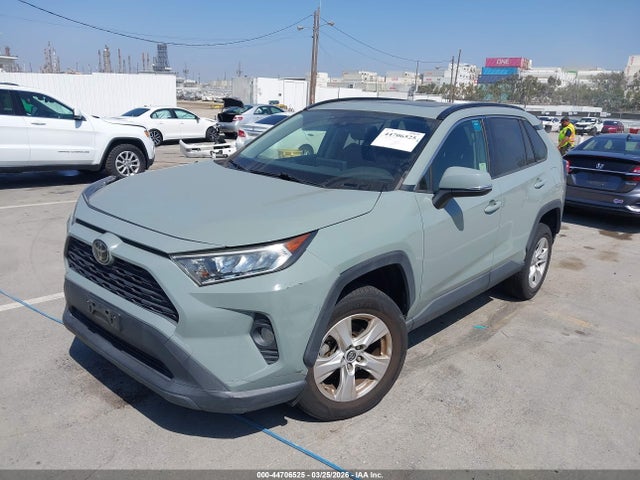 Toyota Rav4 Xle 2019 JTMW1RFV3KD026702 Image 2